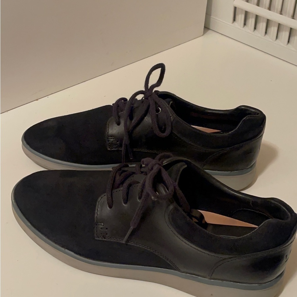 Ugg men shots in a good condition suede and leather - Picture 1 of 12